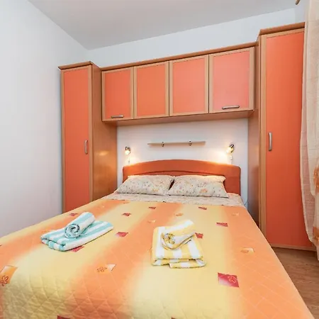 Buskulic Apartament *
