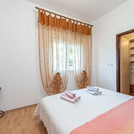 Buskulic Apartament *