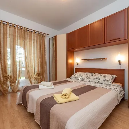 Apartament Buskulic