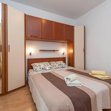 Apartament Buskulic Vir