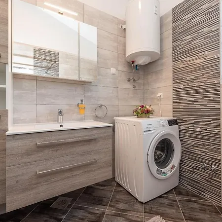 Apartament Buskulic *